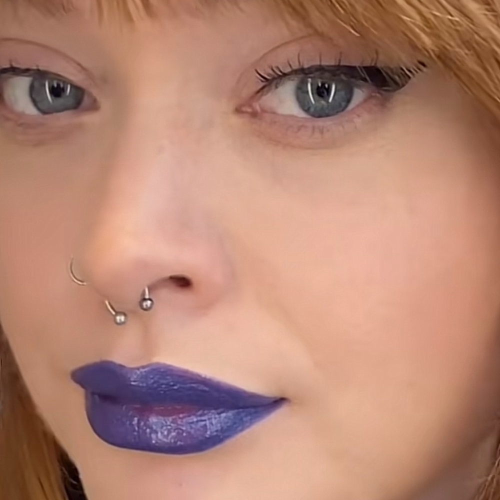 โผ๏ธ LAST ONE ๐ MATTE ROYAL a MAC MATTE LIPSTICK. RETAIL $25. (RARE FIND) - Picture 5 of 15